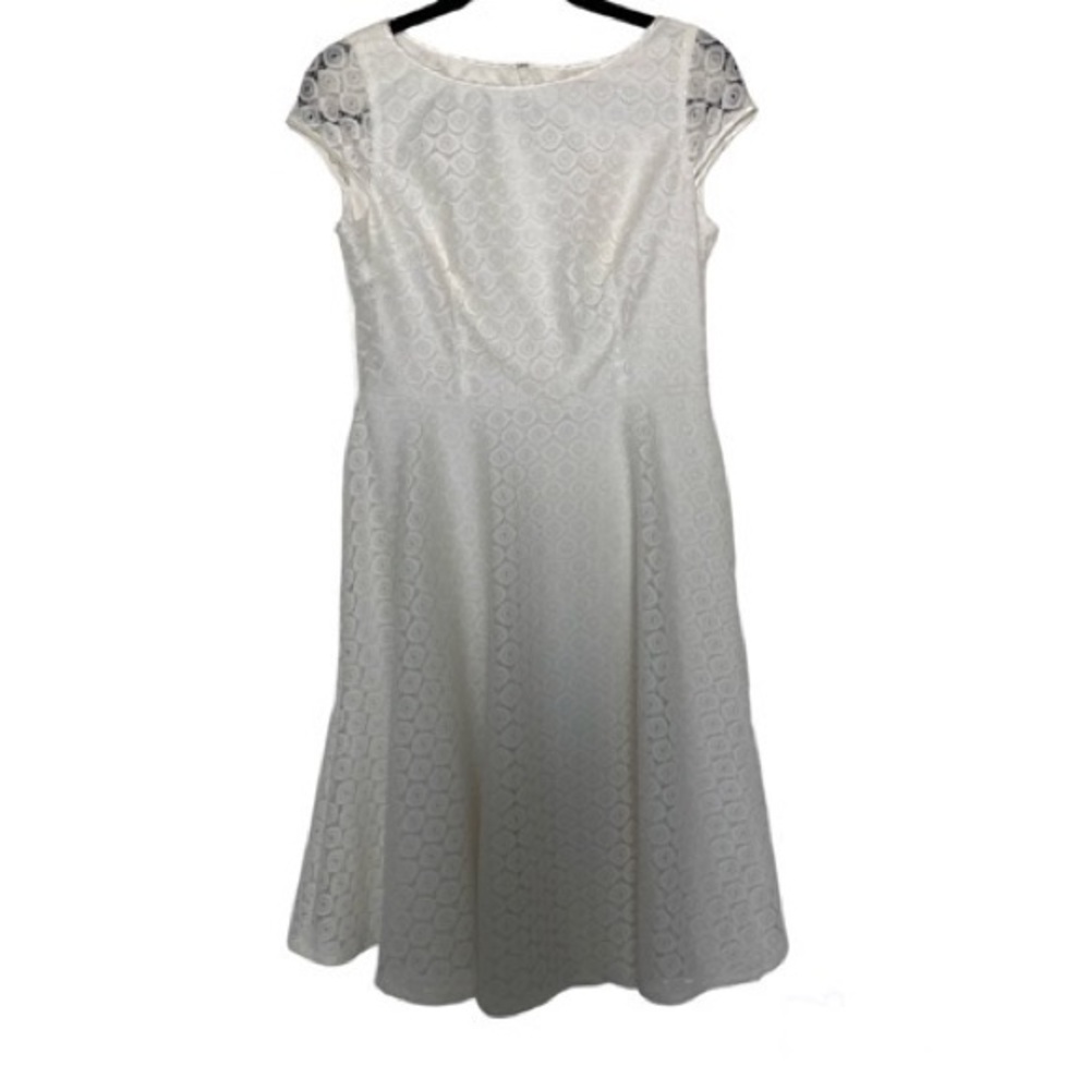 Women’s Kasper dress Size 8 petite white lace knee-length vintage graduation